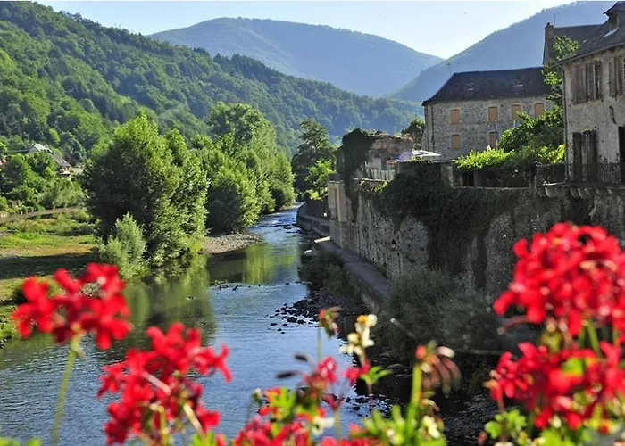 Les Pieds Dans Lot Saint-Geniez-dʼOlt
